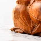ŠŤASTNÝ BUDDHA DŘEVĚNÁ SOŠKA 2 (XL) 17cm 704g