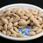 Mandle loupané pražené solené 1 kg.
