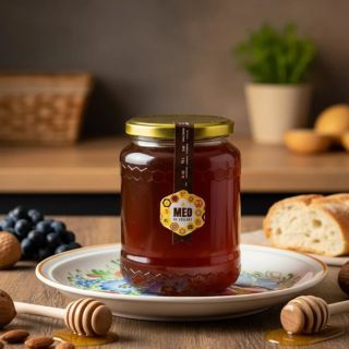 Lesní med z Brd od místního včelaře - 1 Kg 🍯 Přihoďte si do košíku kousek lesa a jeho tajů. Náš lesní med z Brd je vzácná...